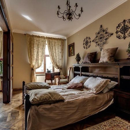 Apartment On Rynok Square Львів Екстер'єр фото