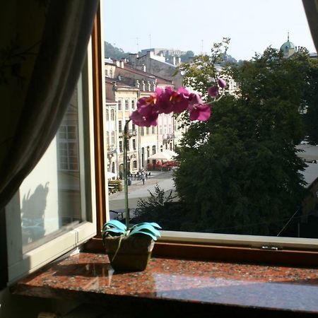 Apartment On Rynok Square Львів Екстер'єр фото