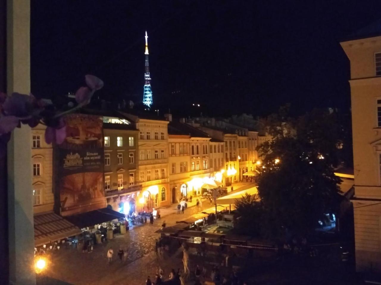 Apartment On Rynok Square Львів Екстер'єр фото