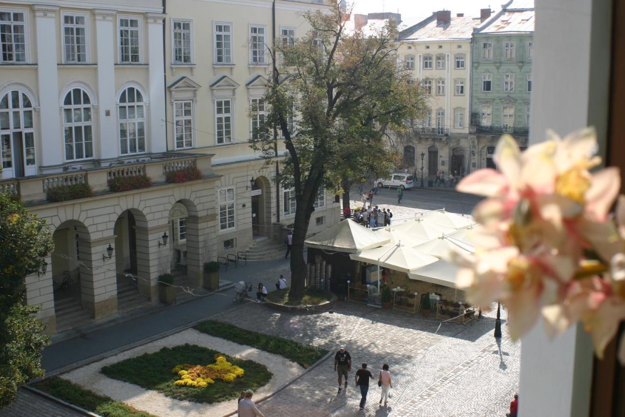 Apartment On Rynok Square Львів Екстер'єр фото
