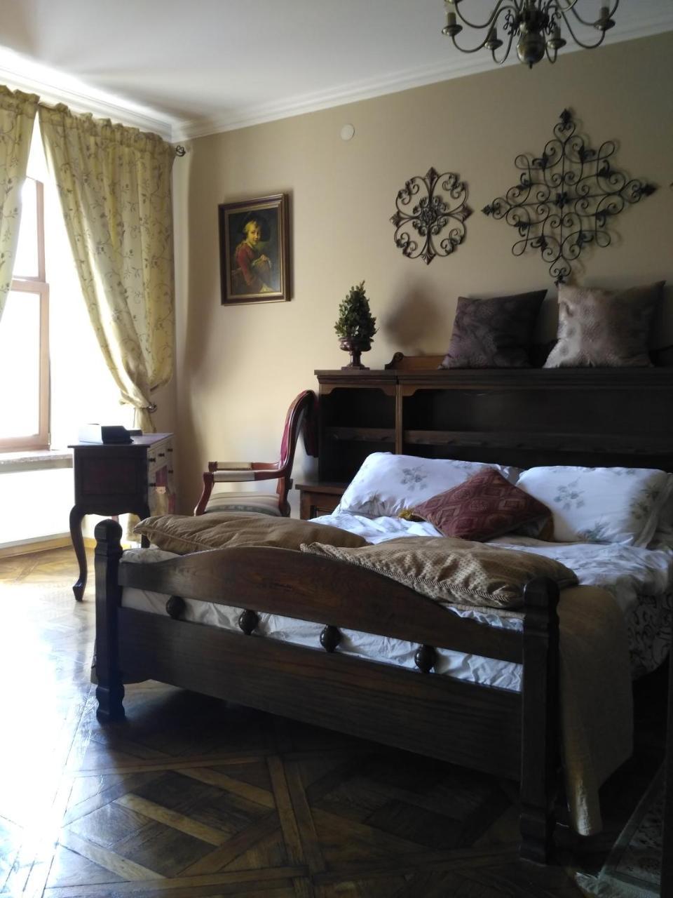 Apartment On Rynok Square Львів Екстер'єр фото