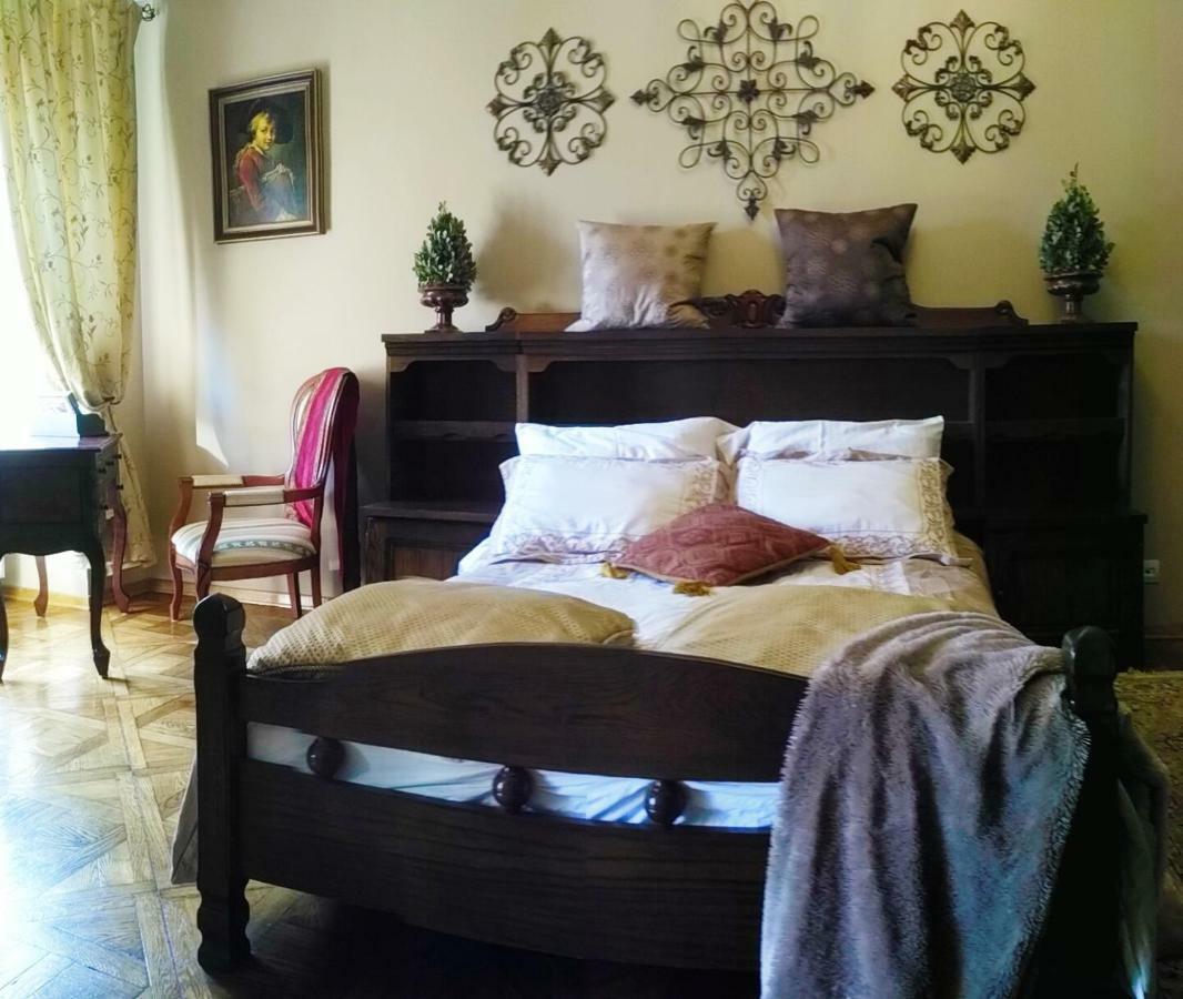 Apartment On Rynok Square Львів Екстер'єр фото