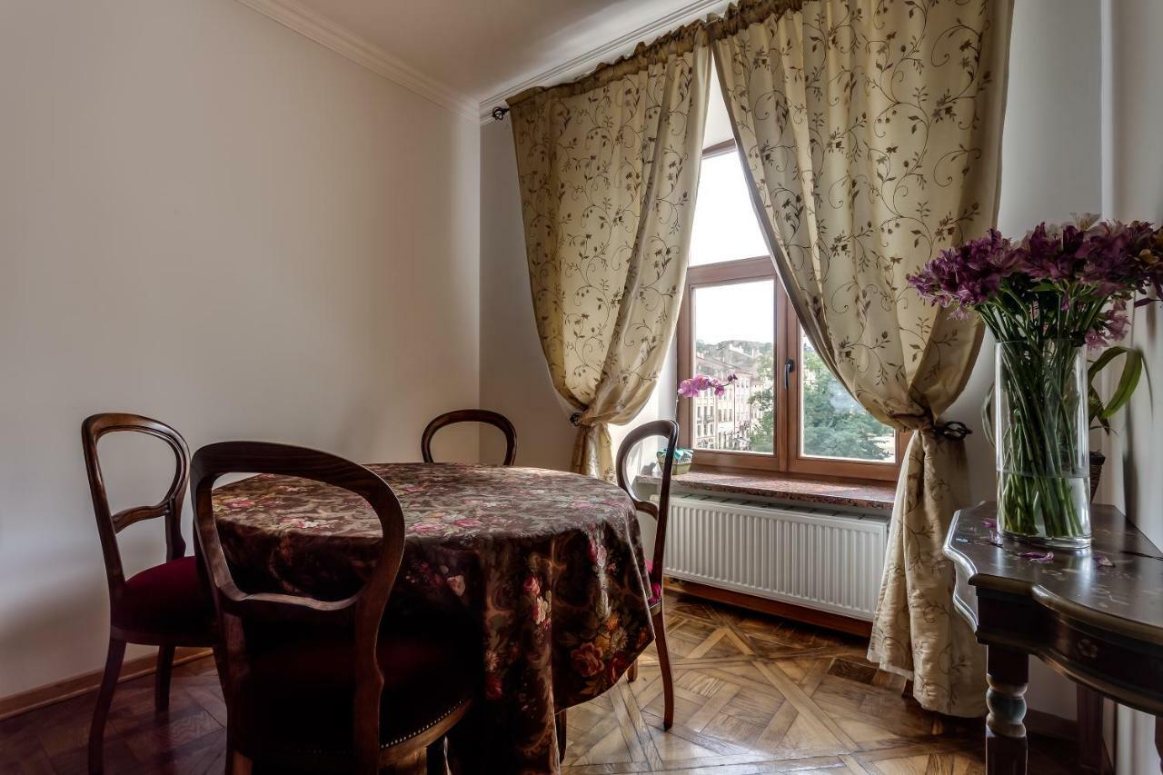 Apartment On Rynok Square Львів Екстер'єр фото
