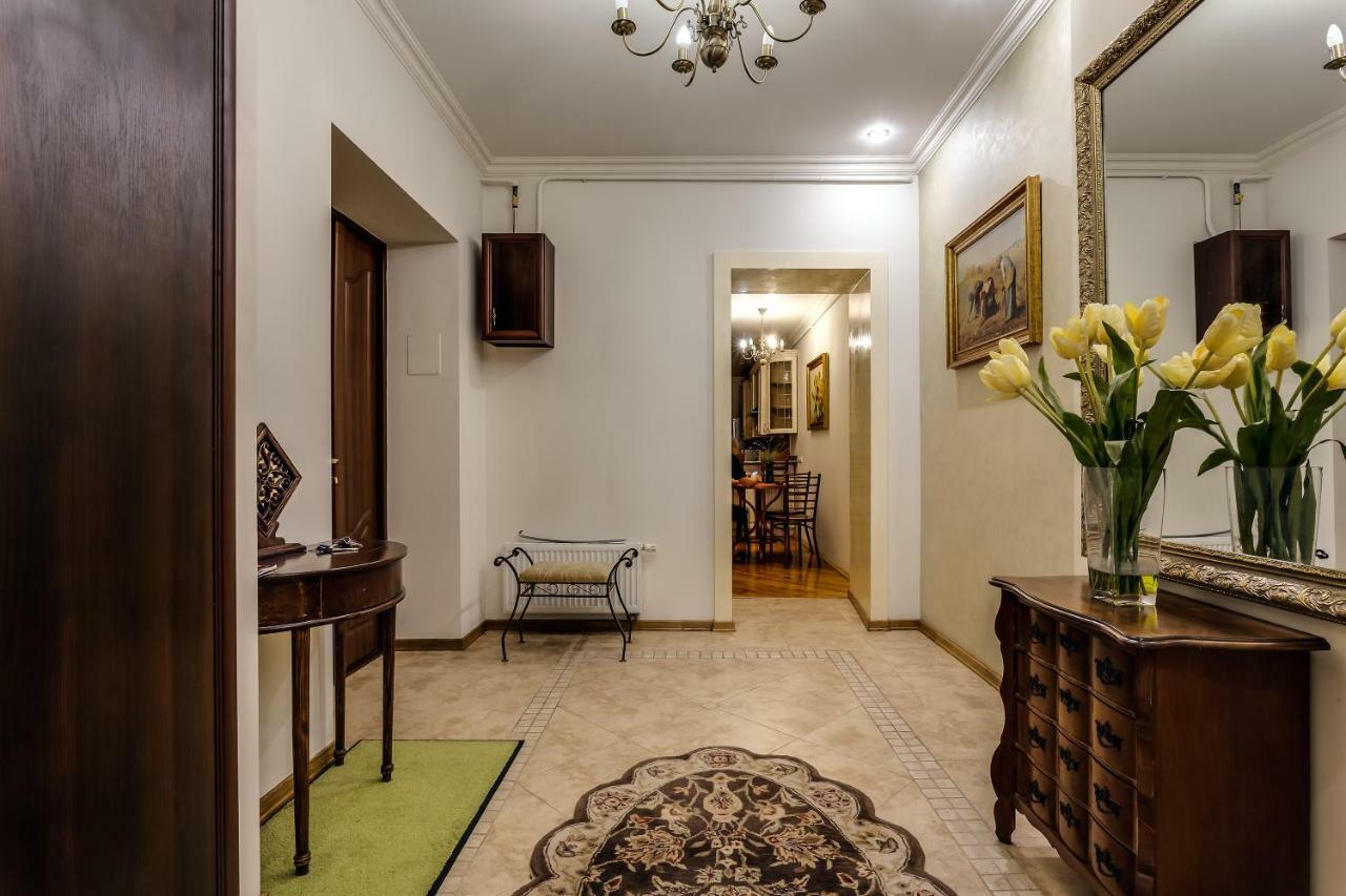 Apartment On Rynok Square Львів Екстер'єр фото