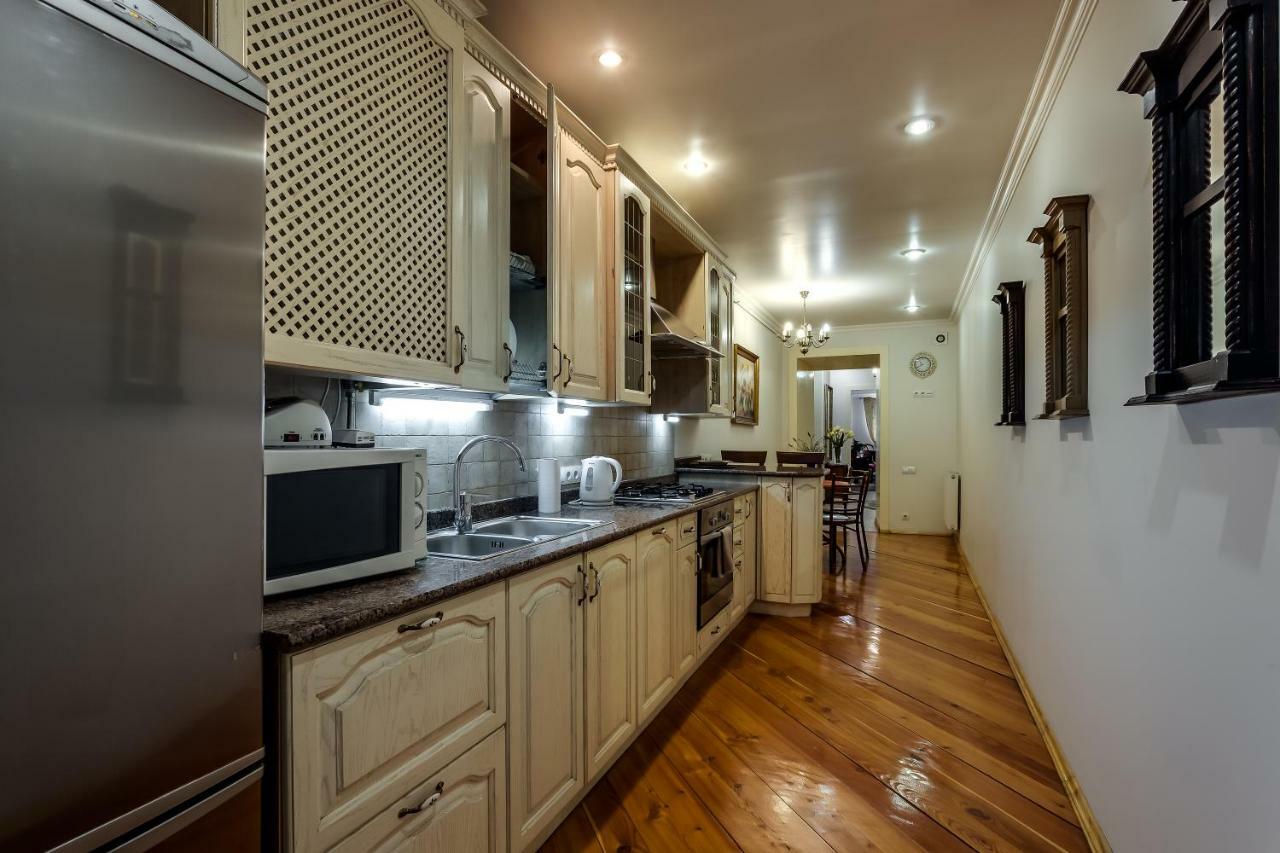 Apartment On Rynok Square Львів Екстер'єр фото