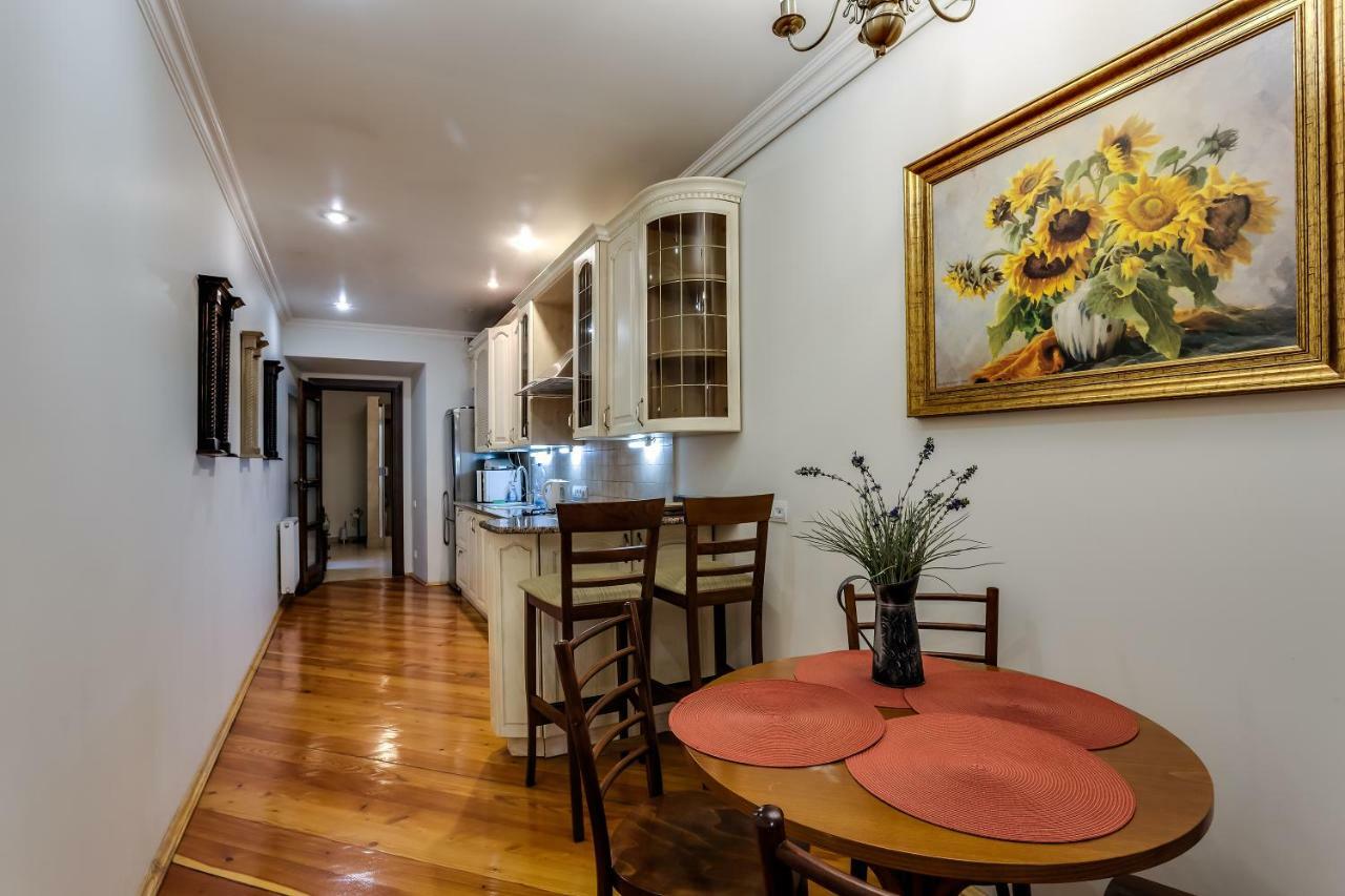 Apartment On Rynok Square Львів Екстер'єр фото